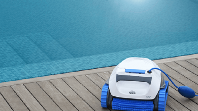 How to Use a Manual Pool Vacuum