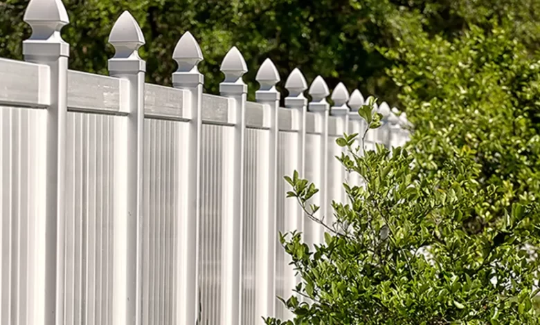 DIY Corner Molding Fences - Save on Labor Costs!